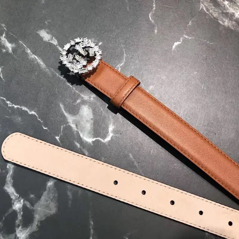 G*u*i s belte 1905bl0156