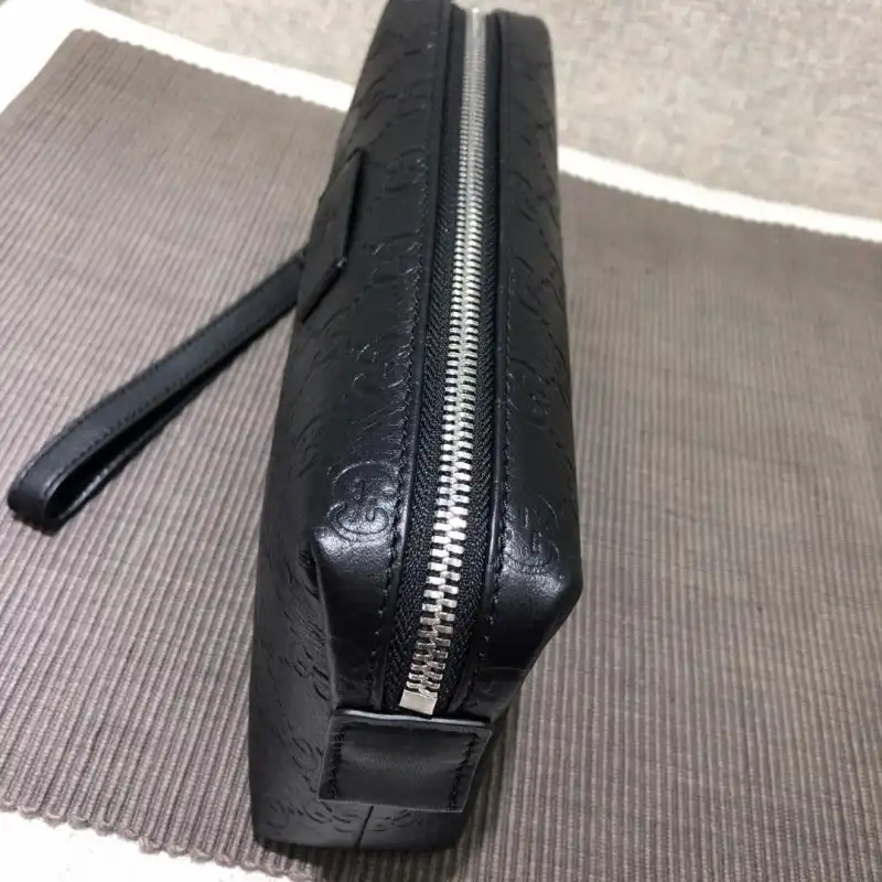 G*u*i bags 1917m0080