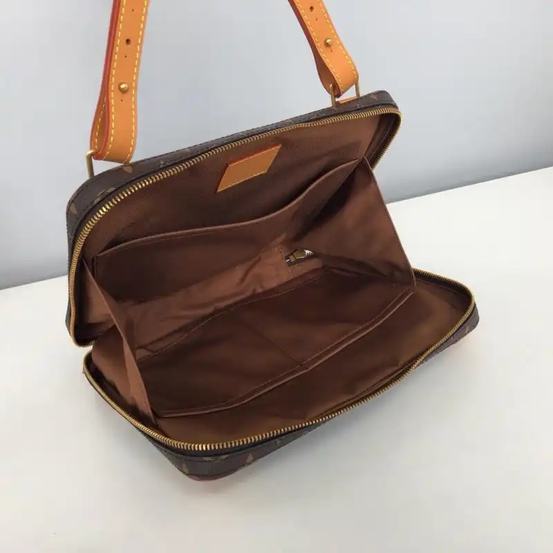 LV Bags 19B570270