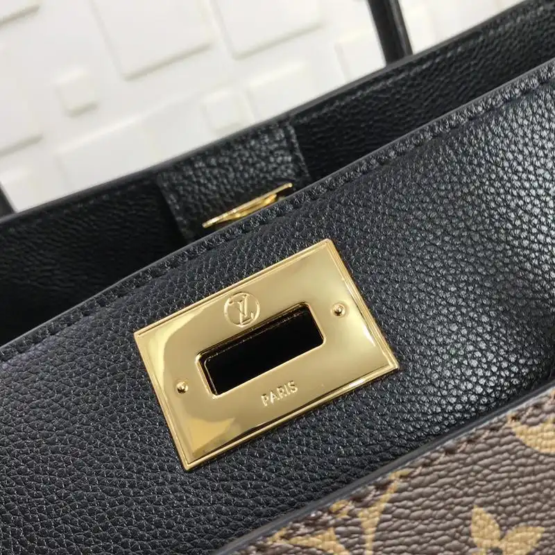LV Bags 19B570363