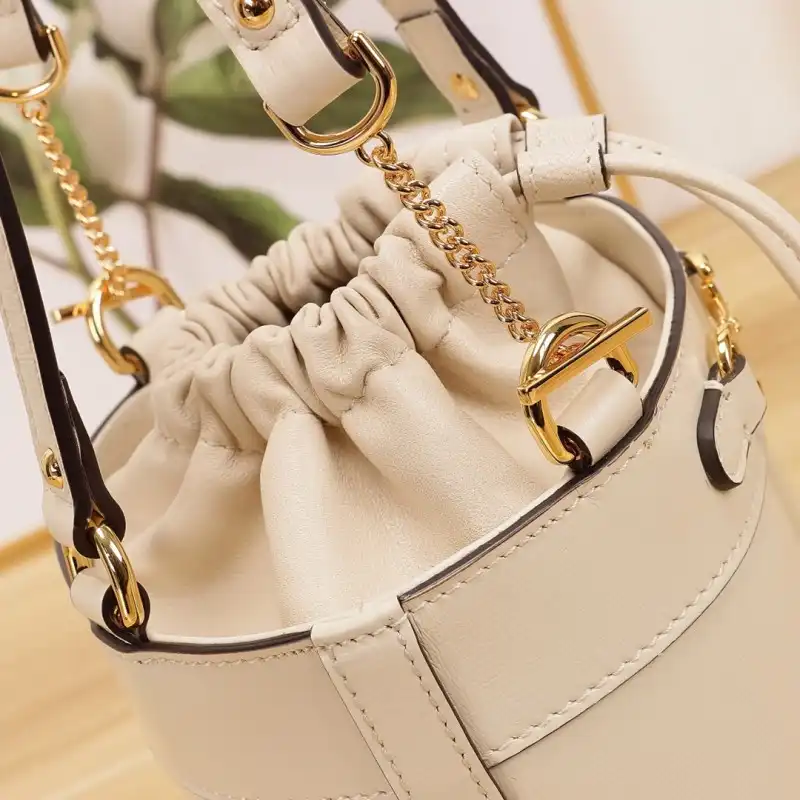 G*u*i s bags 2108dj0074