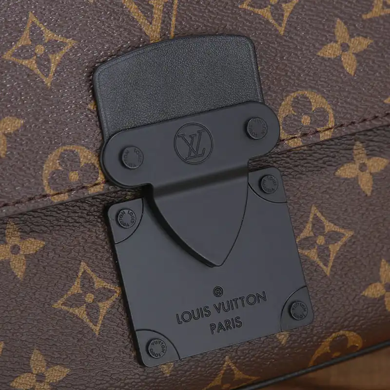 LV Bag 2207YA0006