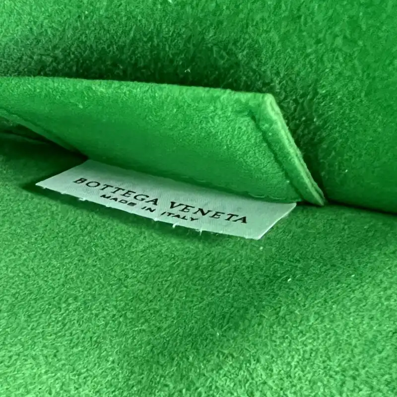 Bottega Veneta Bag 2209SF0027