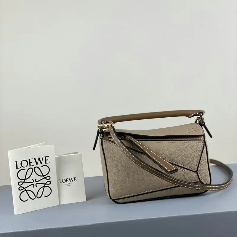Loewe Bag 2209SW0008