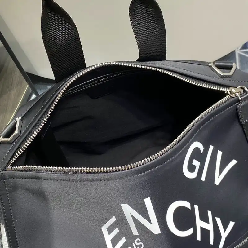 Givenchy Bag 2209SW0068