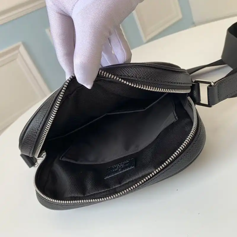 LV Bracelet 19HT0107