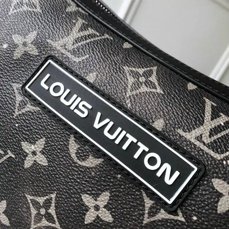LV Bags 19T1L0299