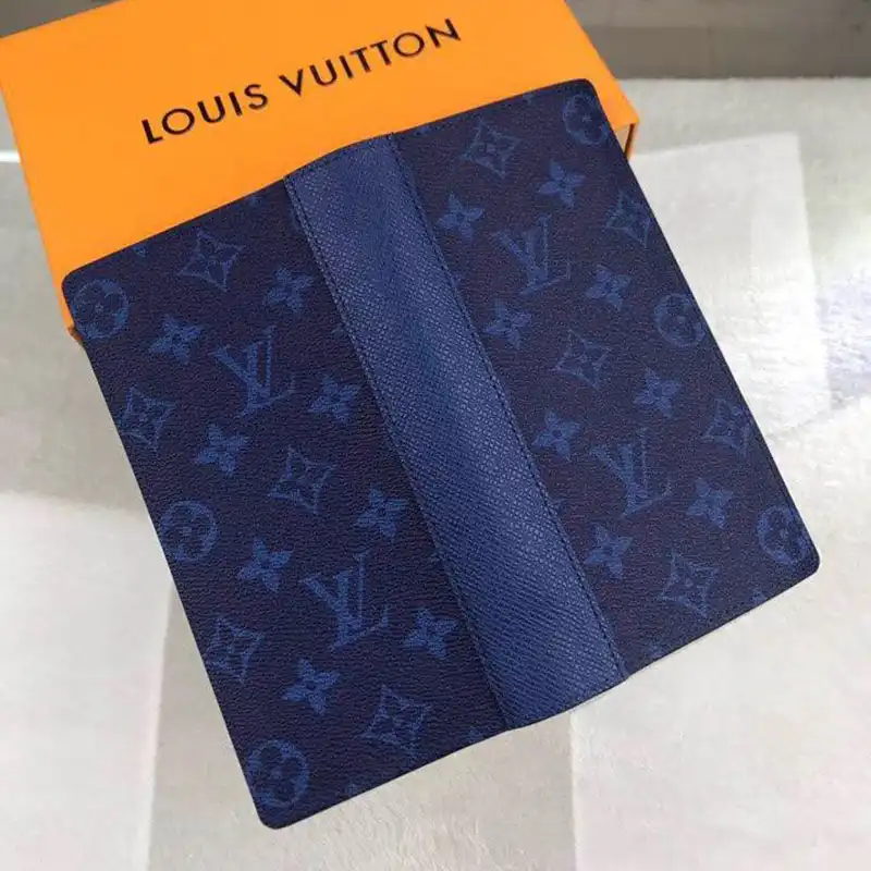 LV Bags 19T1L0670