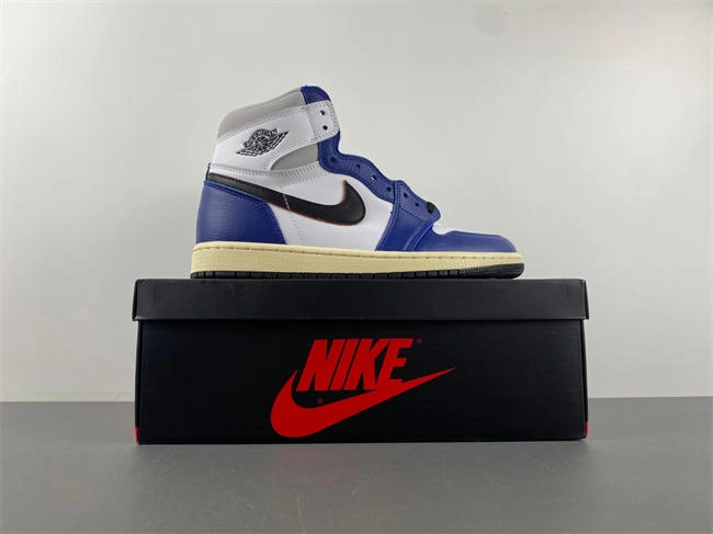 Snug Air Jordan 1 High OG DZ5485- 3588