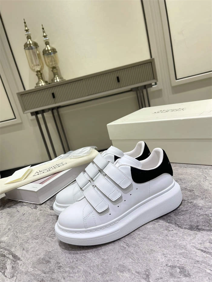 Seasonal Alexander McQueen Oversized 2581