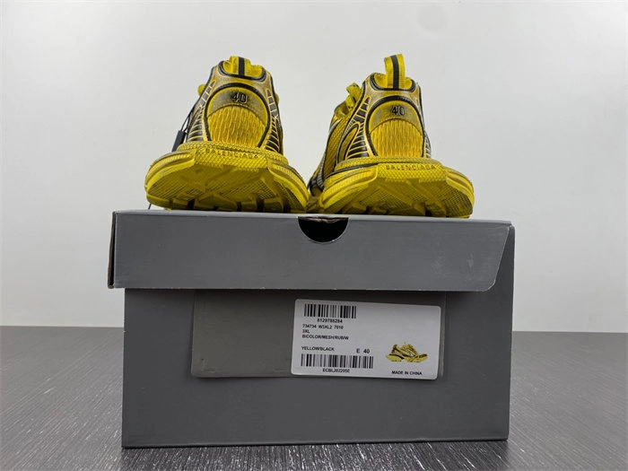 Balenciaga 3XL Yellow 734734 W3XL2 WeatherProof 4384