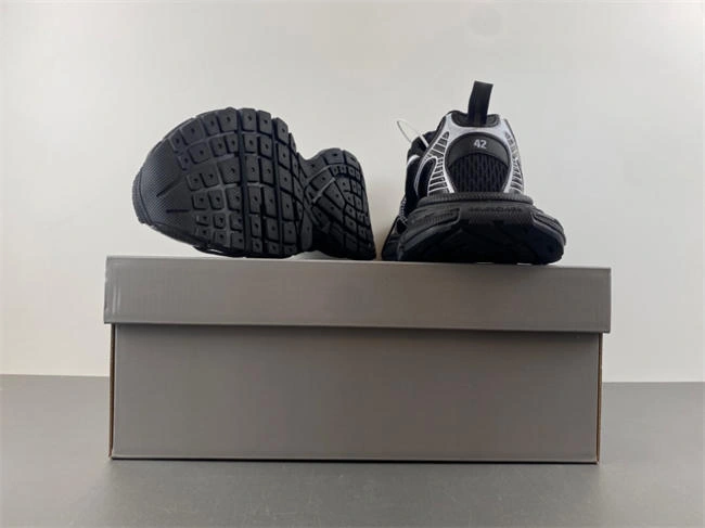 Original Balenciaga 734734 W3RB8 4275