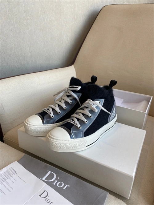 Packable DR Sneaker 1083