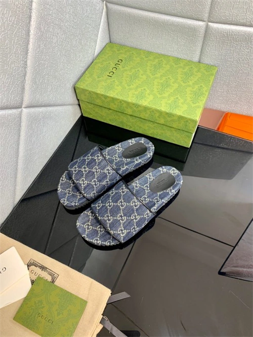 Refined Gocci Slipper 5757