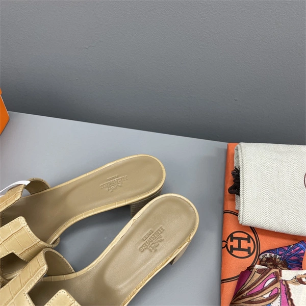 Timeless H Slipper 2385