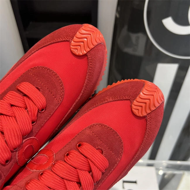 Vibrant Loewe Sneaker 2478