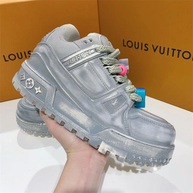 Durable Lv Trainer Sneaker 2062