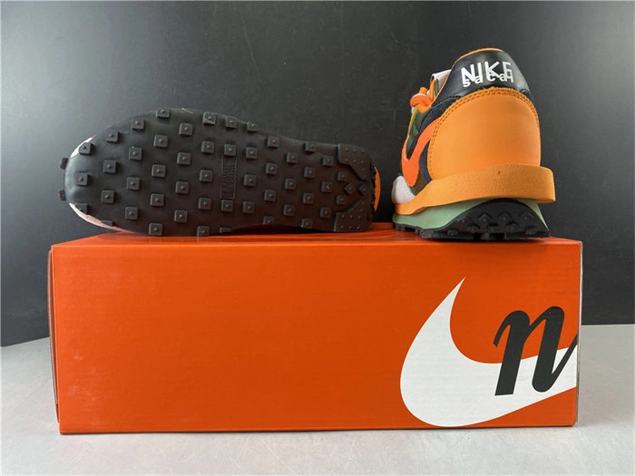 Lightweight Nike LD Waffle sacai BV0073- 5240