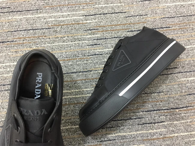 Prada Leather Sneaker Unique 3322