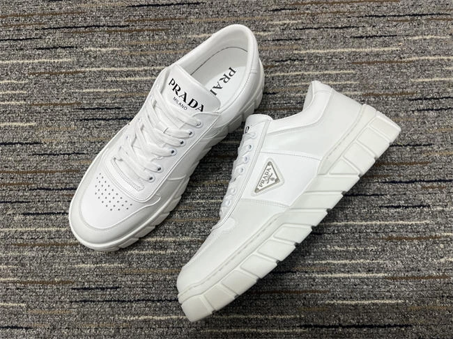 Prada Sneaker Affordable 3371